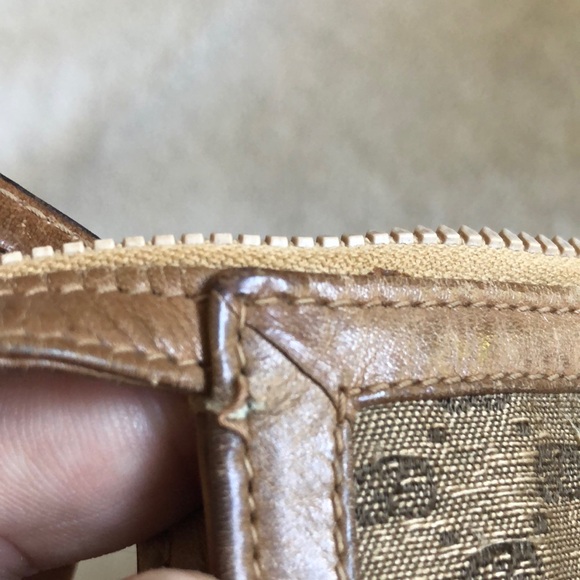 Vintage Gucci monogram pouch - Picture 17 of 17